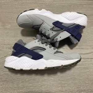 Nike Air Hurrache Low Kids (Size 6Y) 654275-014